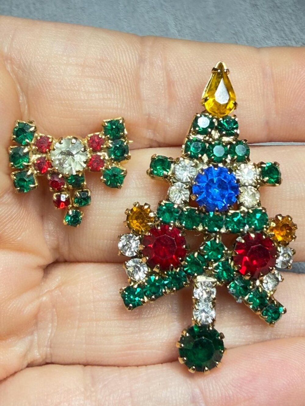 Christmas Tree Brooch Bow Set of 2 Rhinestones Vintage